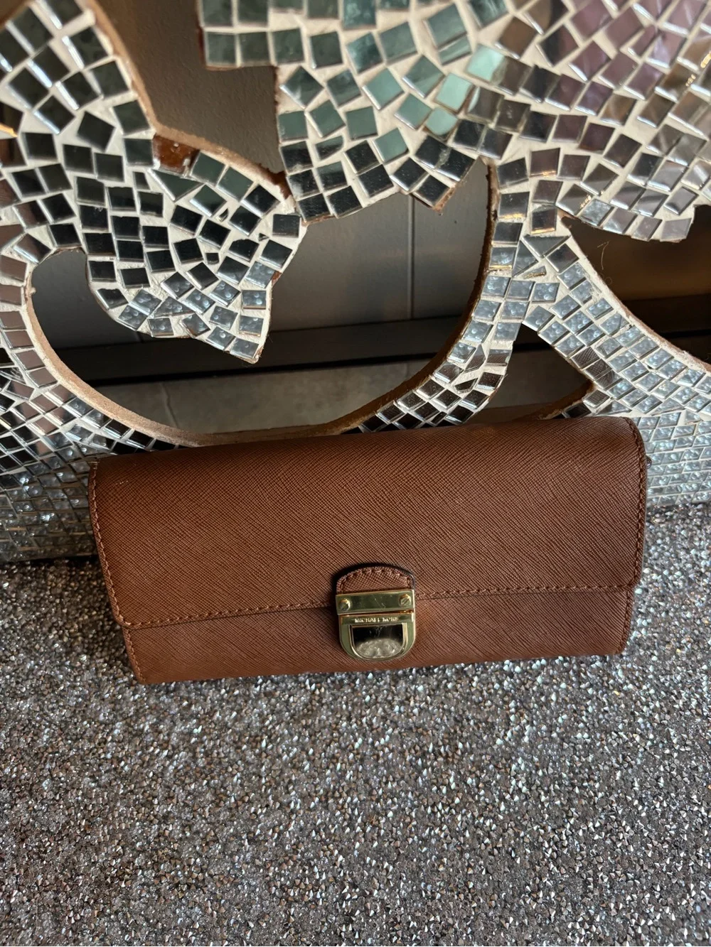 🌟Michael Kors Brown Women’s Handbag with Matching Wallet